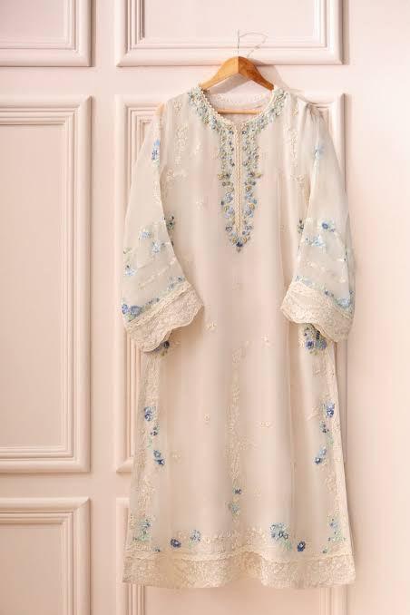 Agha Noor Organza Suit - Yumnaz