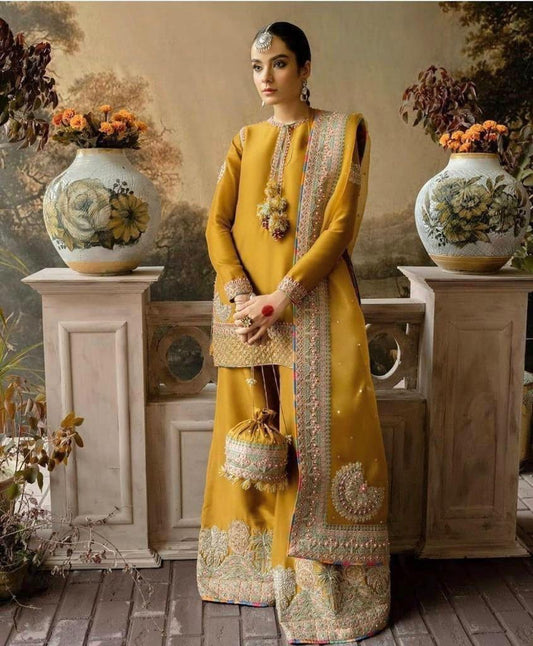 Akbar Aslam Organza Suit - Yumnaz
