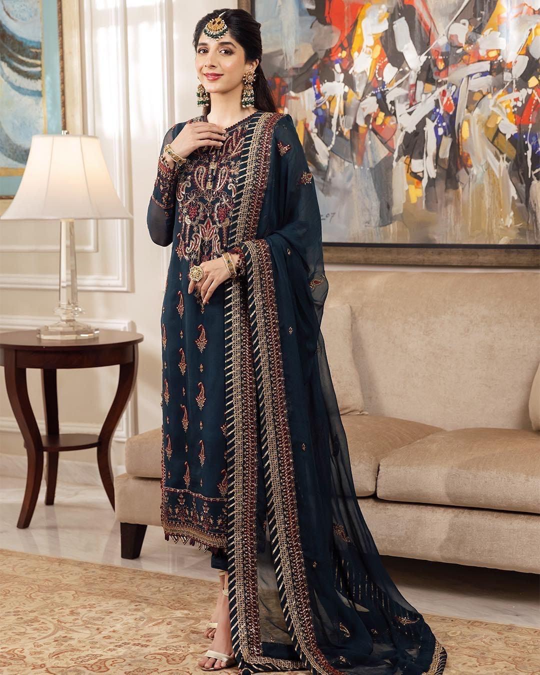 Asim Jofa Organza Suit - Yumnaz