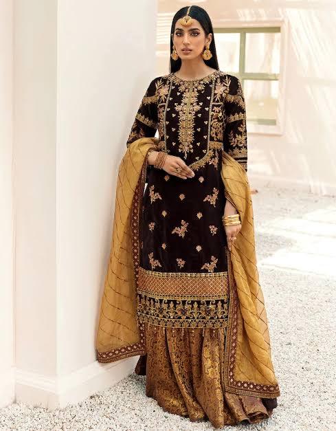 Emaan Adeel Velvet Suit - Yumnaz