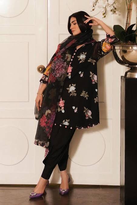 Sana Safinaz Lawn Suit - Yumnaz