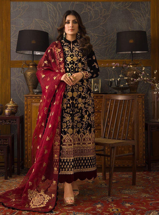 Zainab Chottani Velvet Suit - Yumnaz